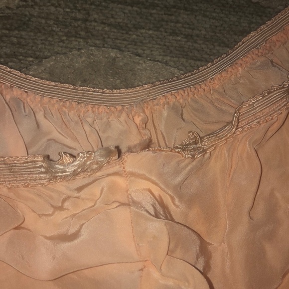 🌷VINTAGE🌷Blush antique panties w dotted trim - Picture 8 of 8